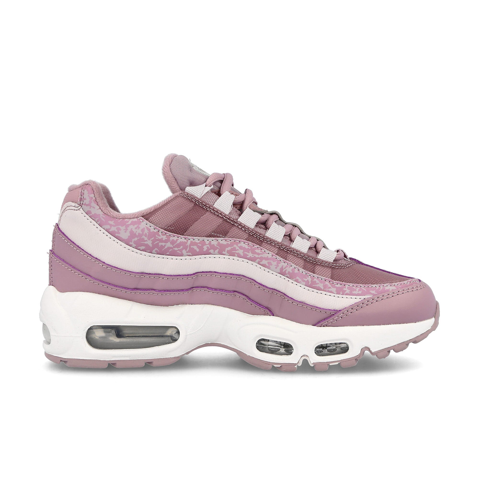 Nike wmns air max 95 Plum Fog-Metallic Silver - Summit White Sneakers  Silhouette | Overkill