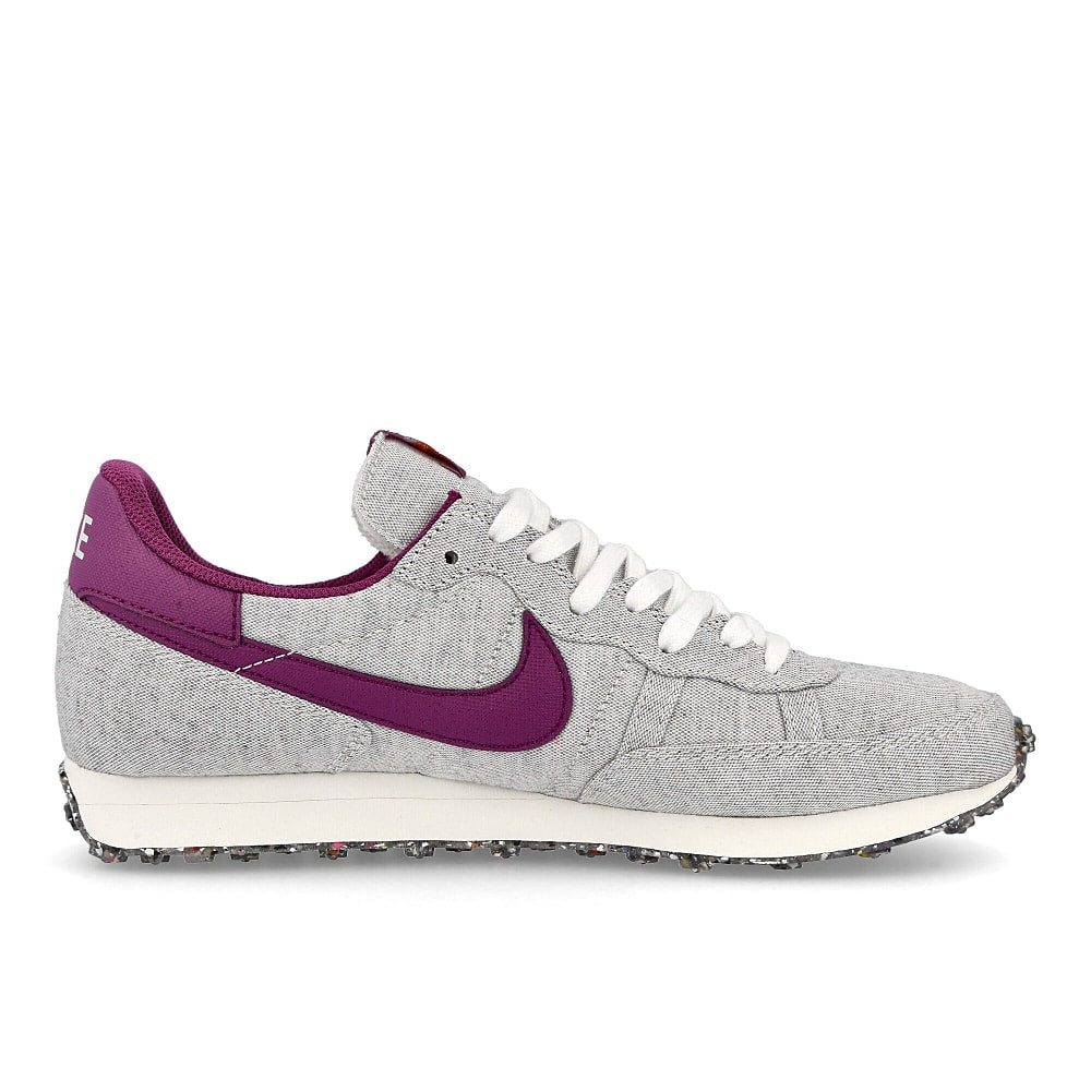 Nike challenger og Summit White-Viotech - Sail - Shite Sneakers  Silhouette | Overkill