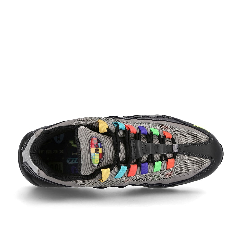 Nike wmns air max 95 se Light Charcoal-University Red - Black Sneakers  Detailfoto | Overkill