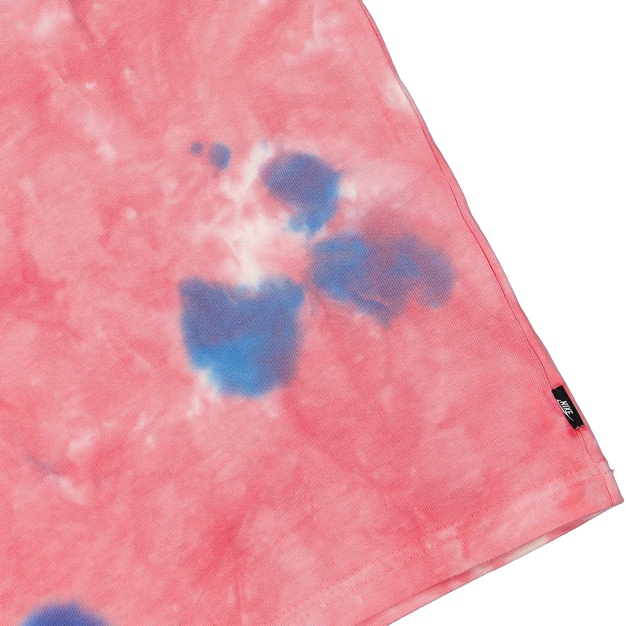 Nike NSW Tee Pre Essential SSNL White / Light Fusion Red / Signal Blue / White T-Shirts Detailfoto | Overkill