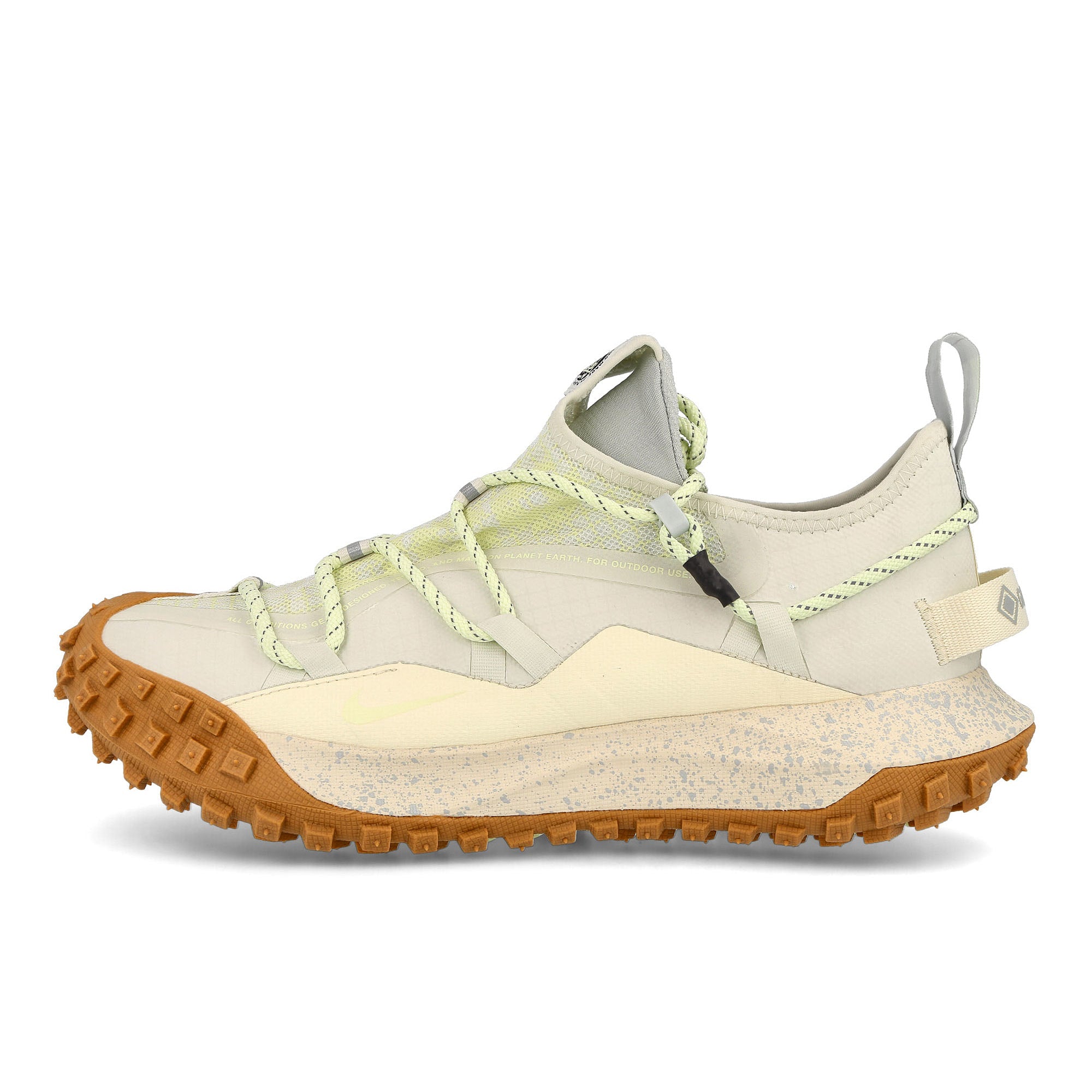 nike acg mountain fly fit