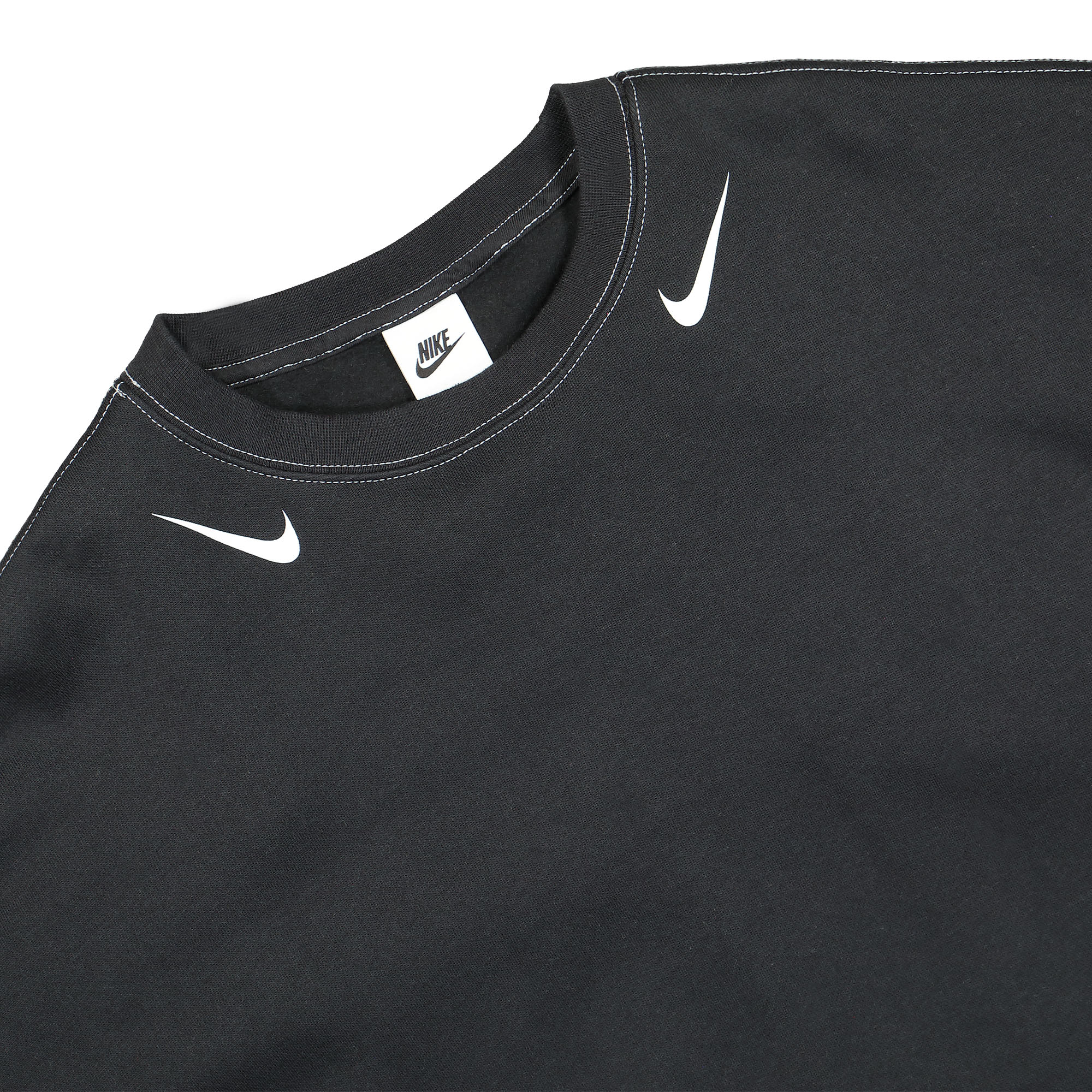 Nike Wmns NSW Swoosh Fleece Oversized Crew Sweatershirt Black / White Sweatshirts Close-up | Overkill
