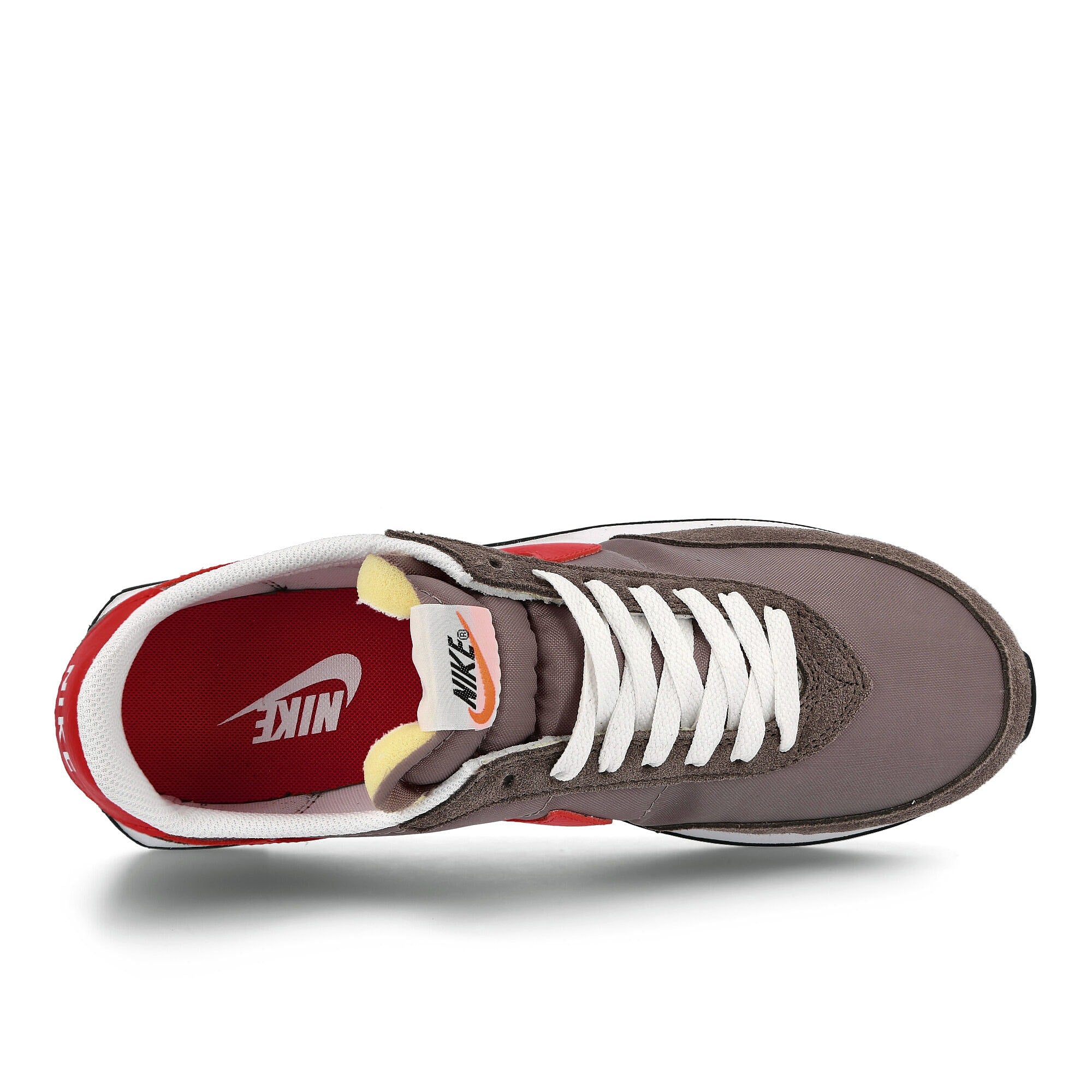 Nike waffle trainer 2 Moon Fossil-Team Orange - Ironstone - Sail Sneakers  Detailfoto | Overkill