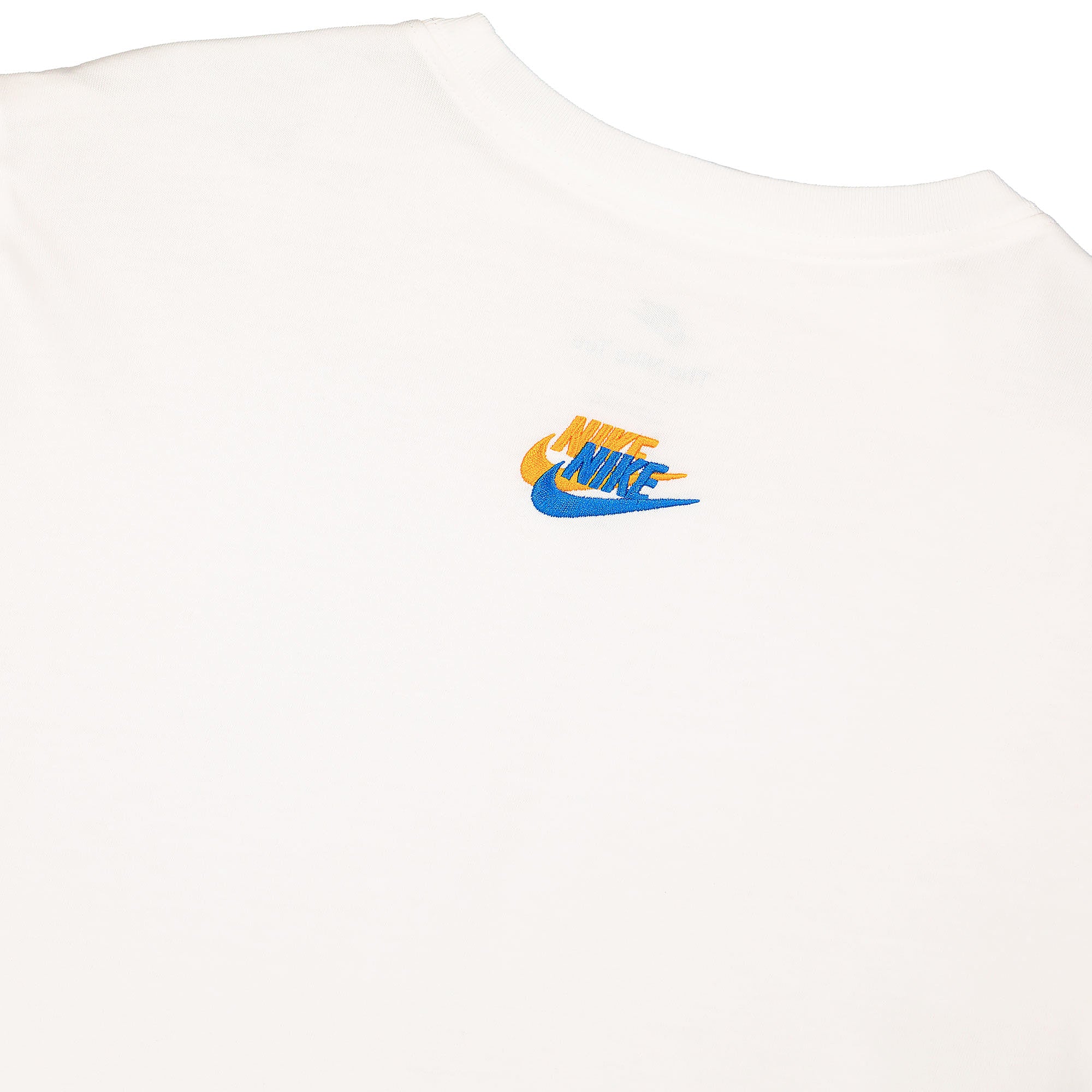 Nike NSW Club Essentials Tee White T-Shirts Detailfoto | Overkill