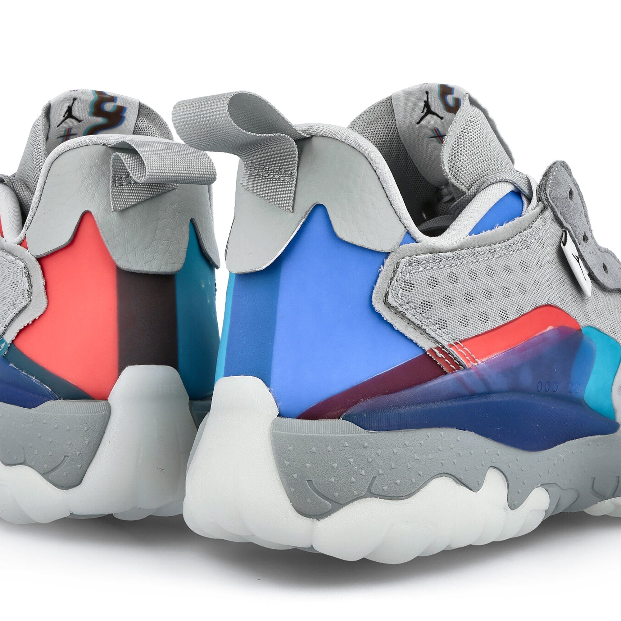 Jordan Air Jordan Delta 2 SE Light Pumice-Pure Platinum - Racer Blue Sneakers  Detailfoto | Overkill