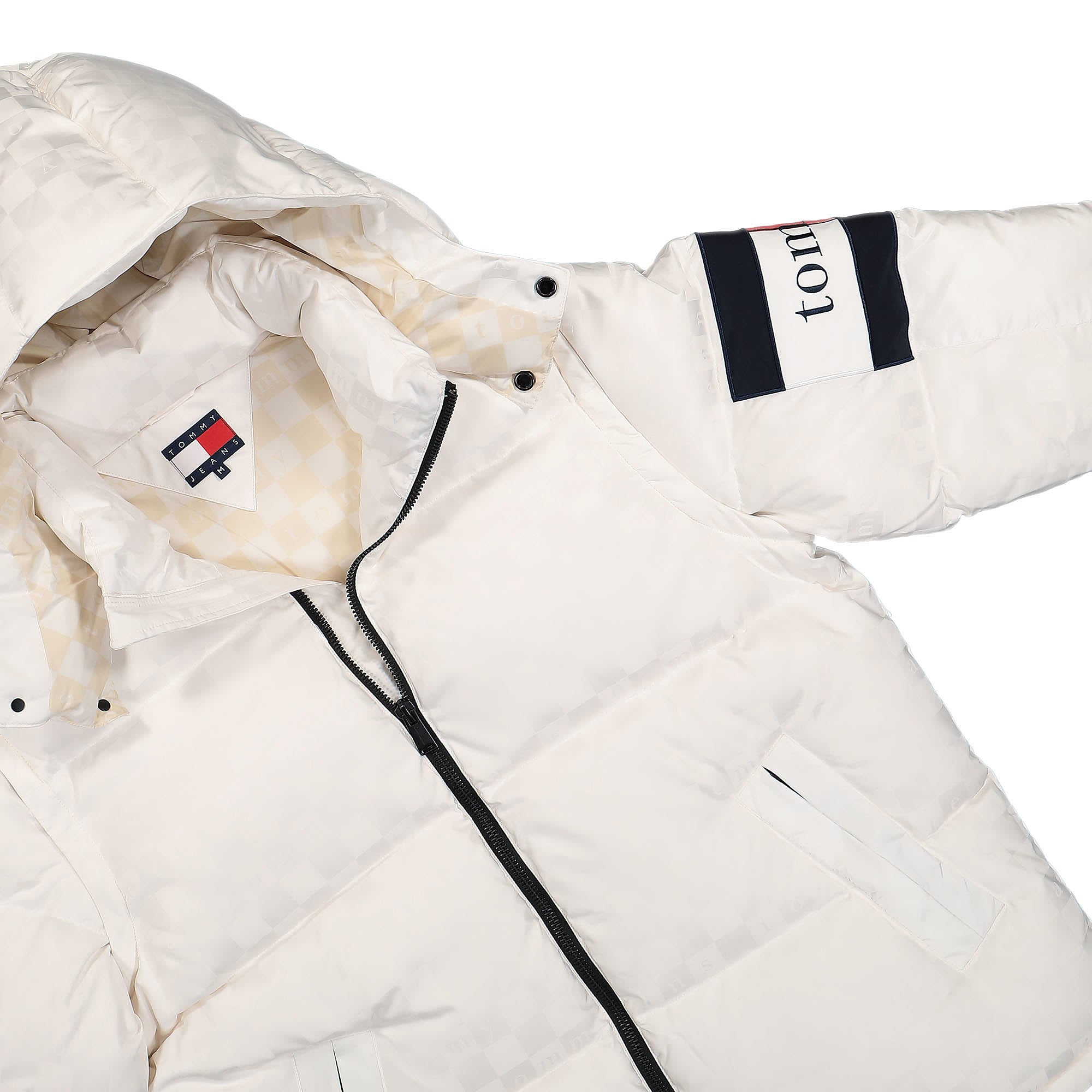 Tommy Jeans TJCU Monogram Puffer Jacket Ancient White Puffer Jackets Close-up | Overkill