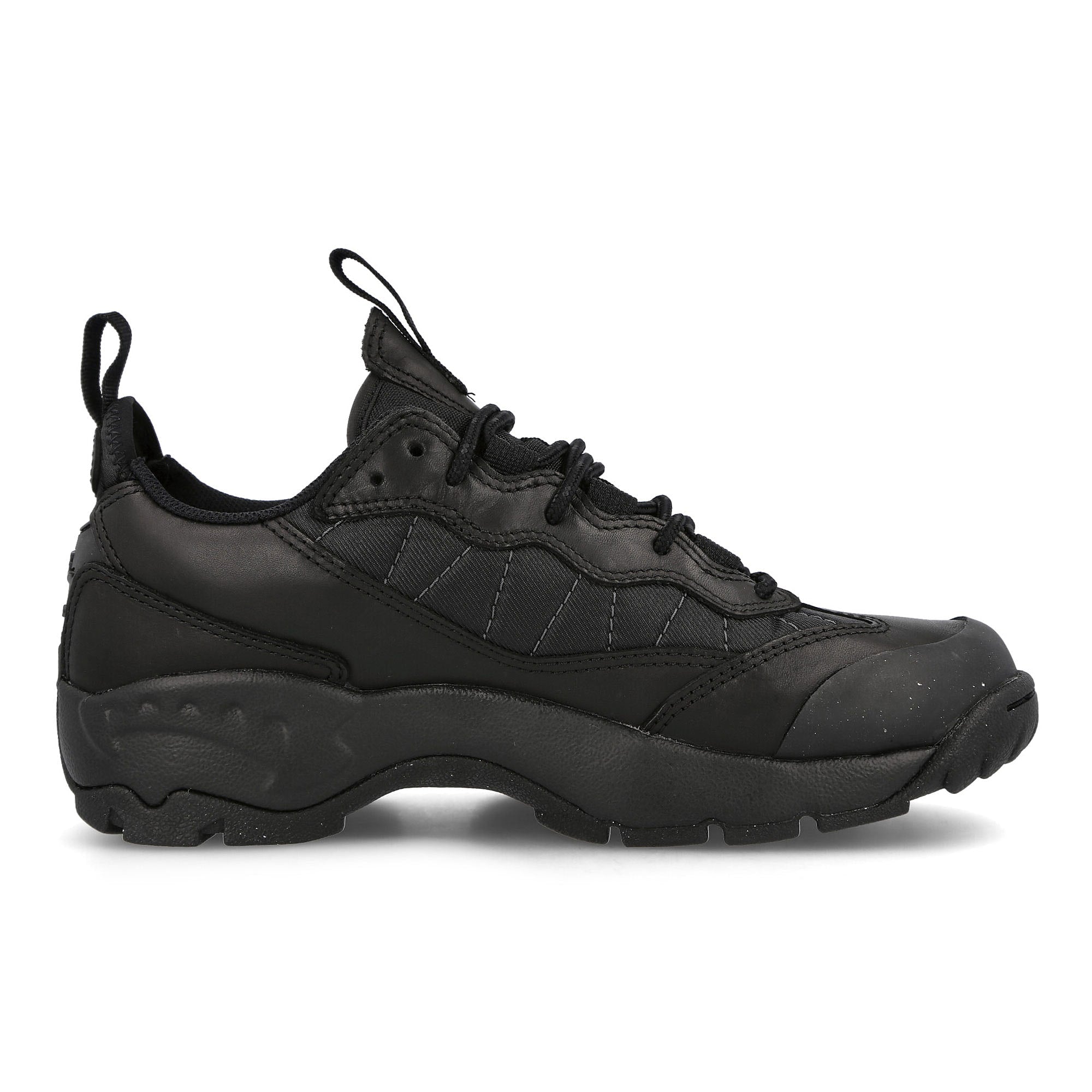 Nike acg air mada Black-Anthracite Low Top Sneakers  Silhouette | Overkill