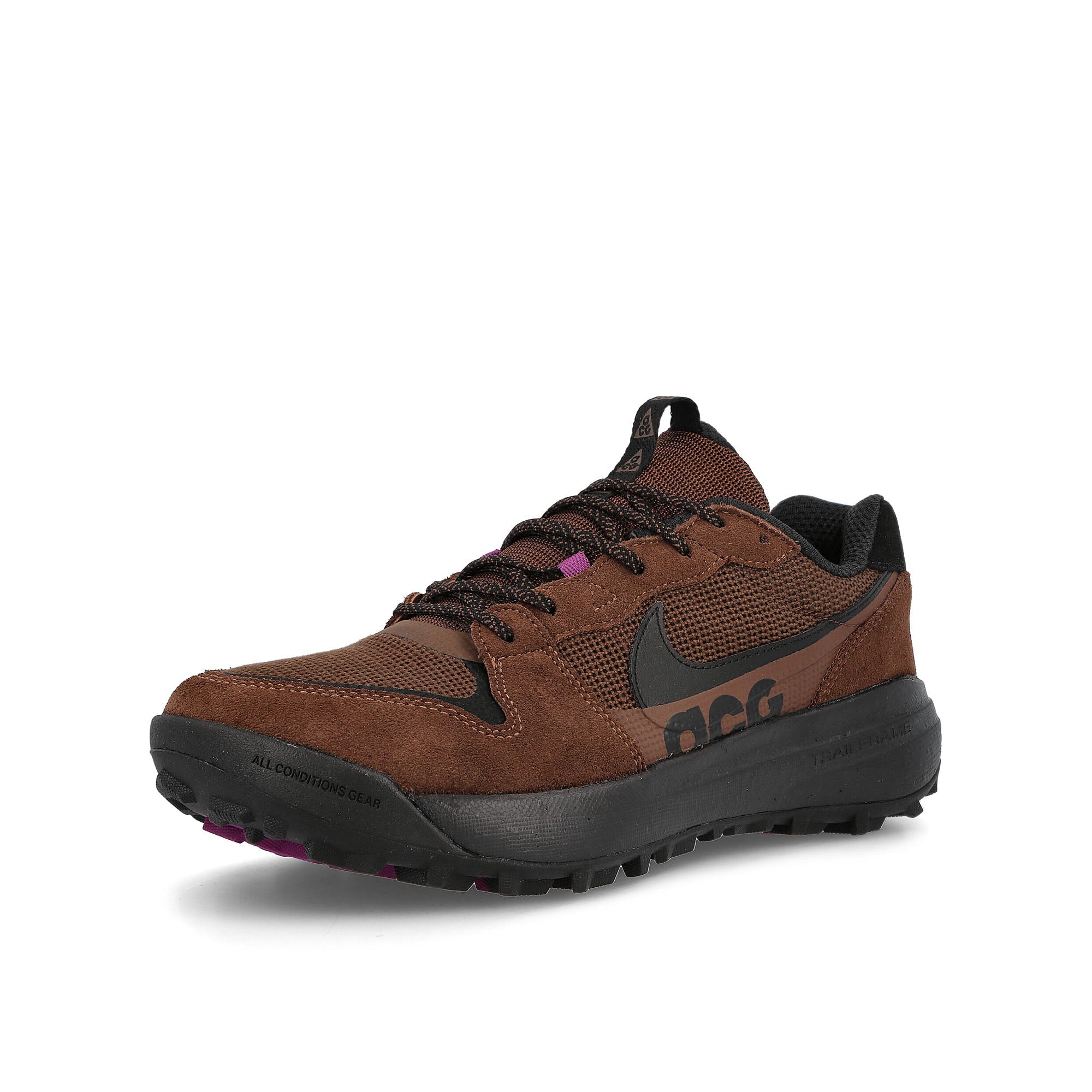 Nike acg lowcate Cacao Wow / Black - Cacao Wow - Viotech Low Top Sneakers  Close Up | Overkill