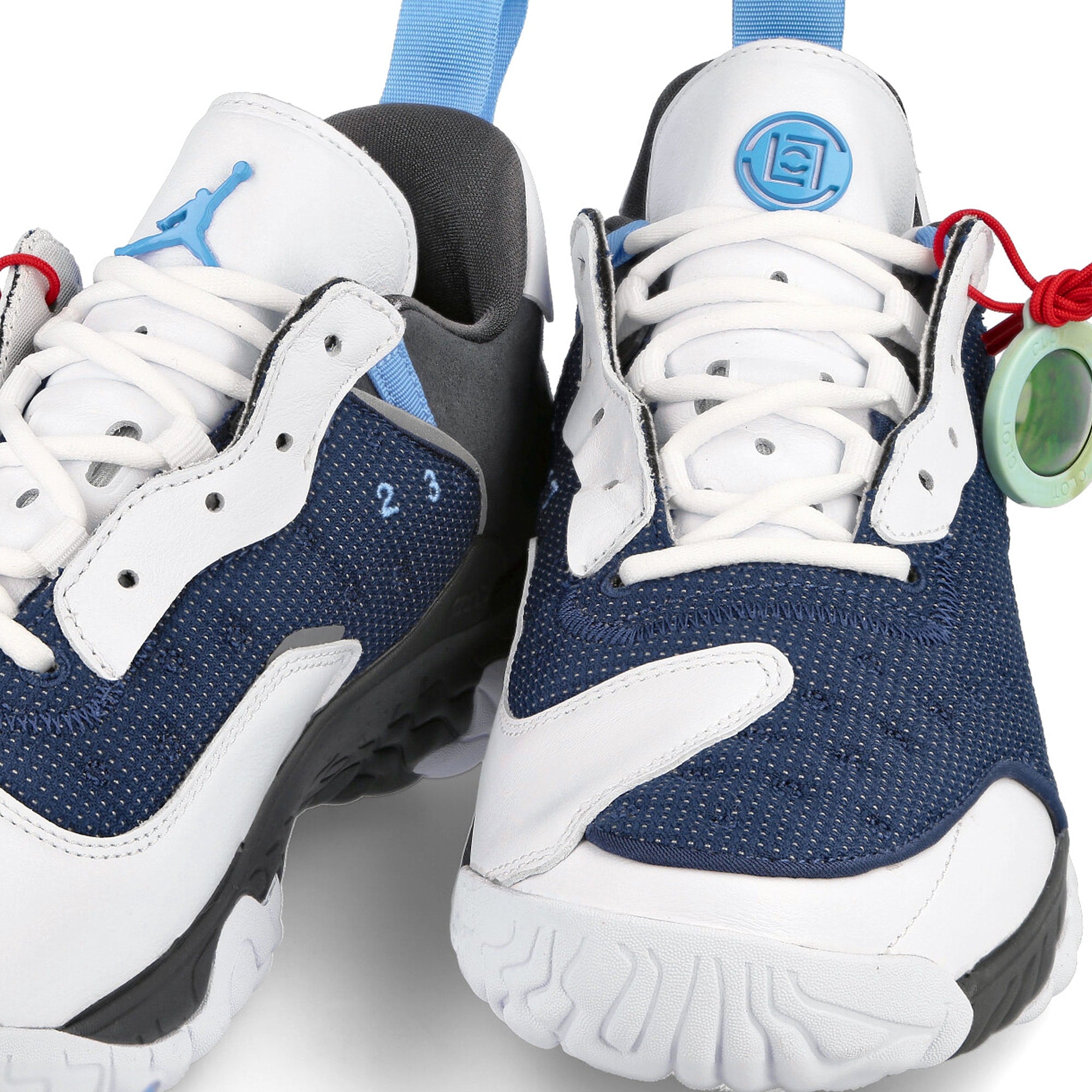Jordan Clot x Air Jordan Delta 2 White / University Blue - Navy - Iron Grey Sneakers  Detailfoto | Overkill