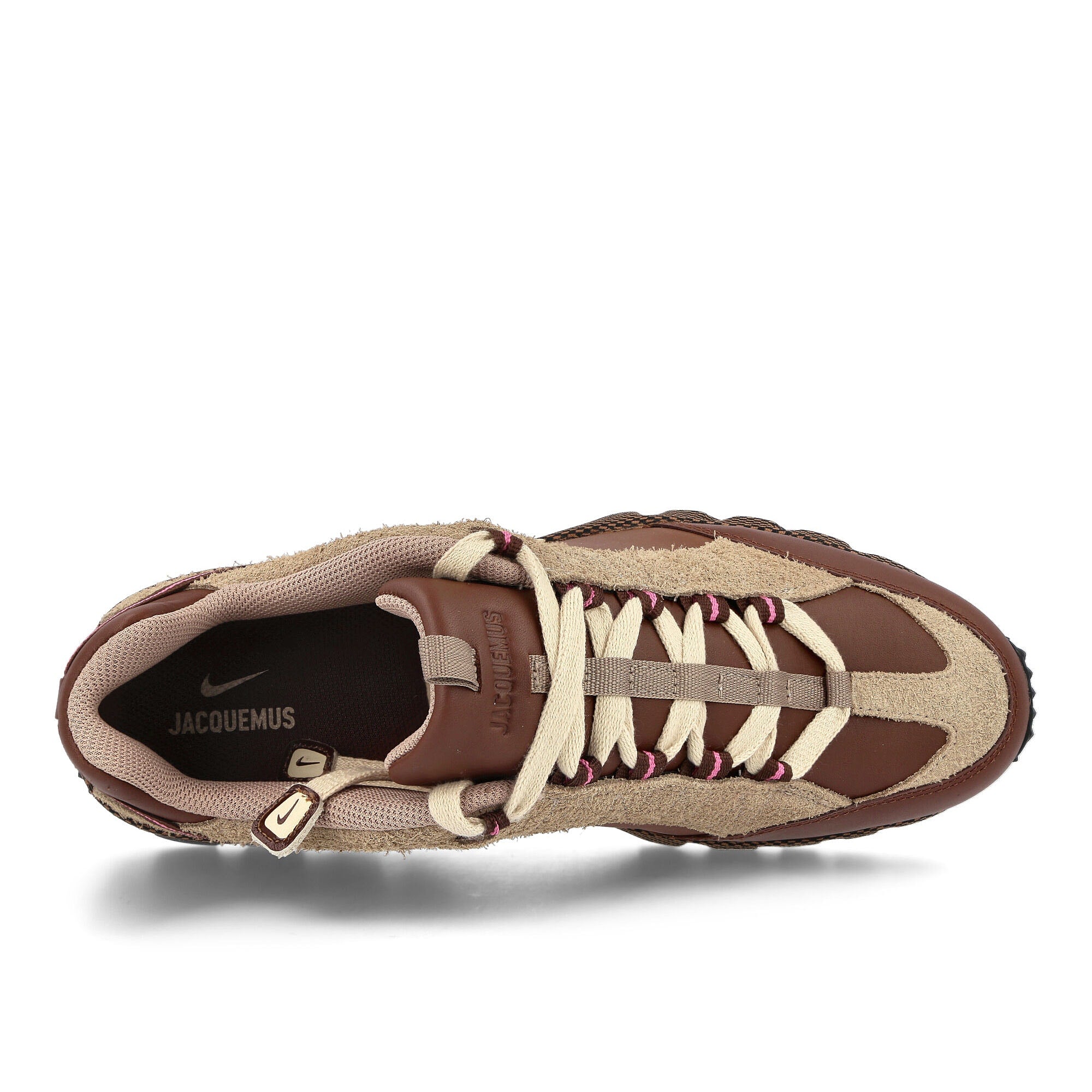 Nike Jacquemus x Nike Wmns Air Humara LX Ale Brown / Gold - Ale Brown Sneakers  Detailfoto | Overkill
