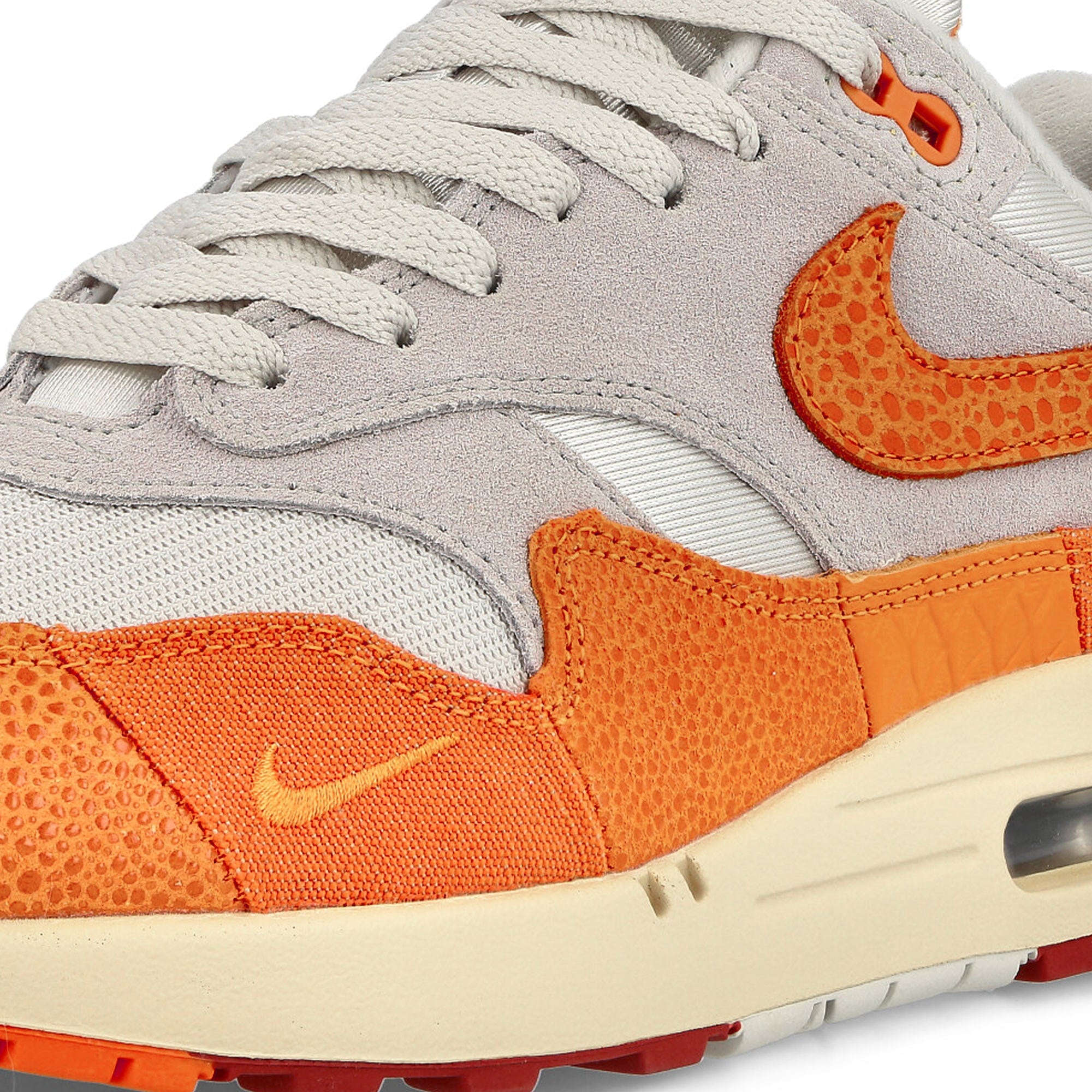 Nike Wmns Air Max 1 Light Bone-Magma Orange - Neutral Grey Low Top Sneakers  Detailfoto | Overkill