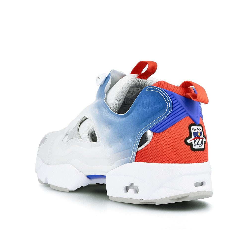 Reebok instapump fury og nm White / Humble Blue / Sterling Grey  Close-up | Overkill