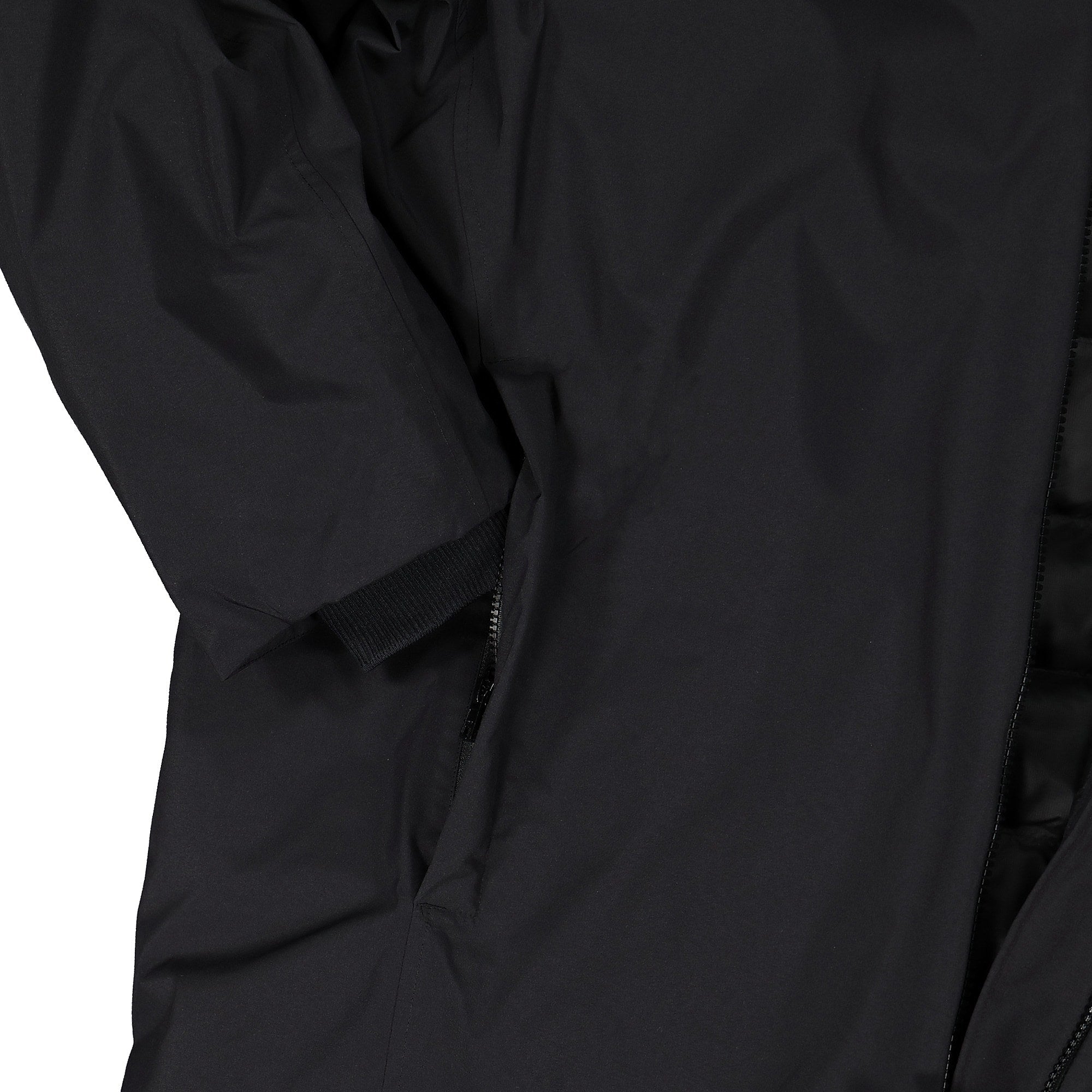 Y-3 W GTX Hooded Down Parka Black Parkas Close-up | Overkill