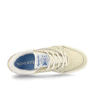 Reebok wmns lt court Alabaster / Essential Blue / Chalk Sneakers  Detailfoto | Overkill