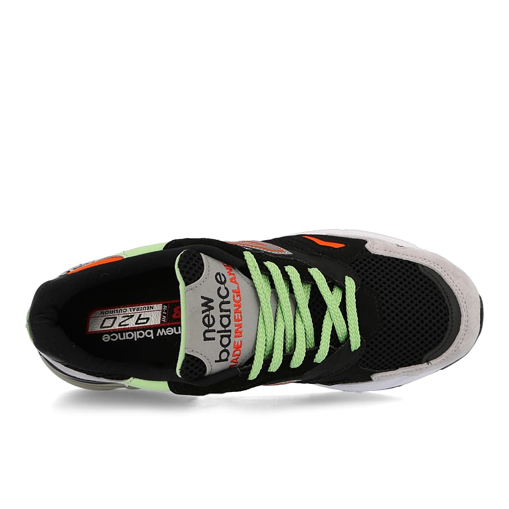 New Balance m 920 kgg Black-Grey Low Top Sneakers  Detailfoto | Overkill