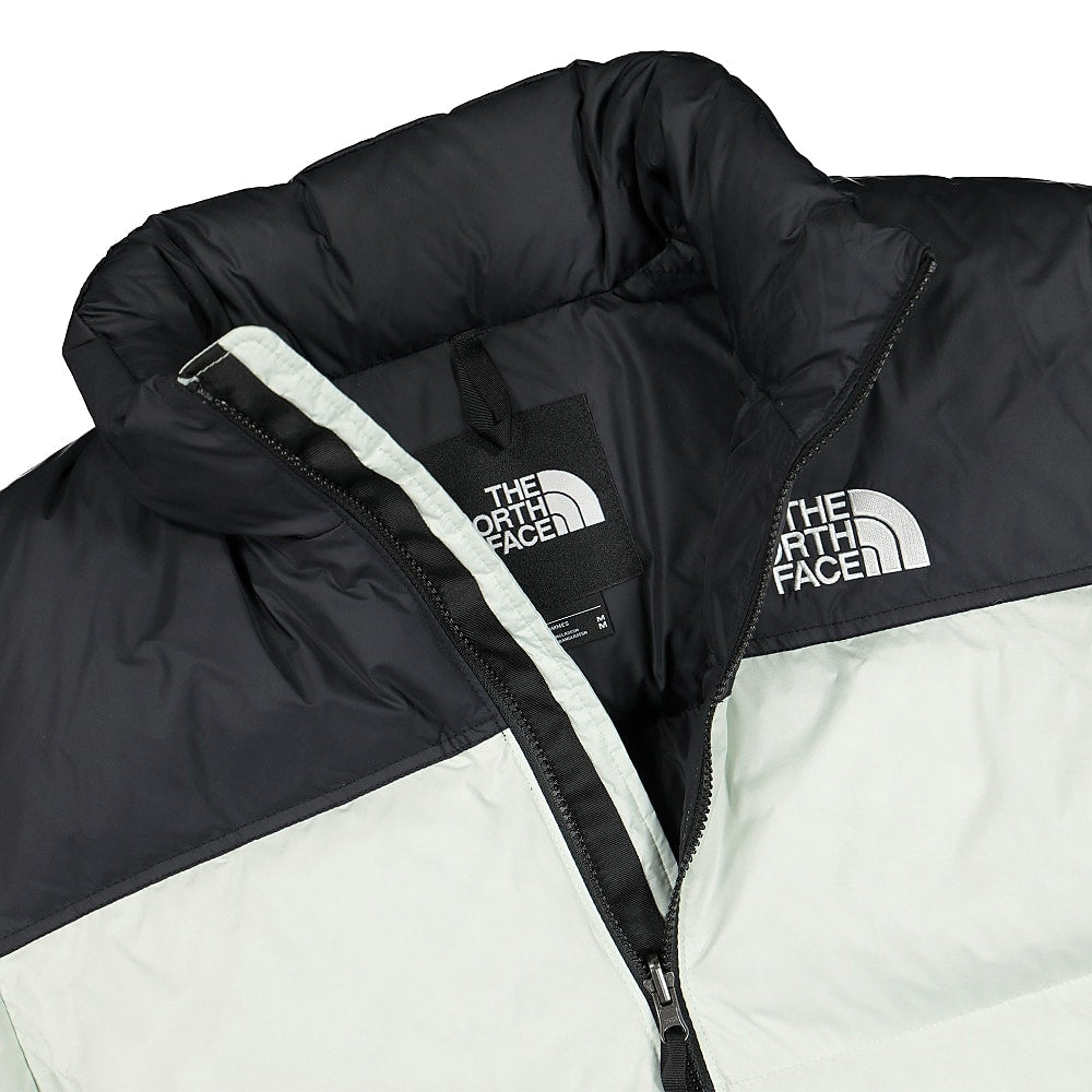 The North Face 1996 Retro Nuptse Jacket Green Mist Puffer Jackets Close-up | Overkill