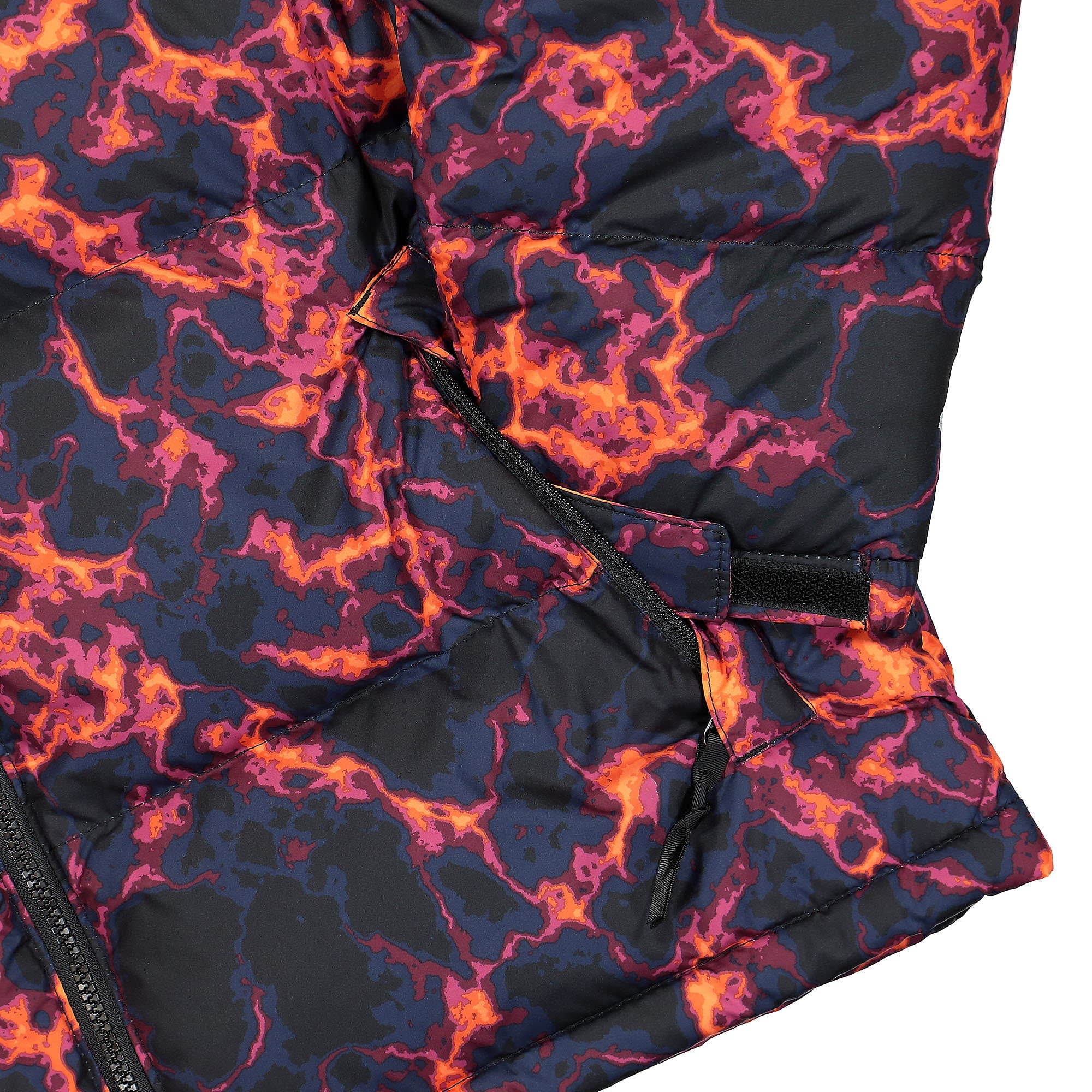 The North Face 1996 Retro Nuptse Jacket TNF Black Marble Camo Print  Detailfoto | Overkill