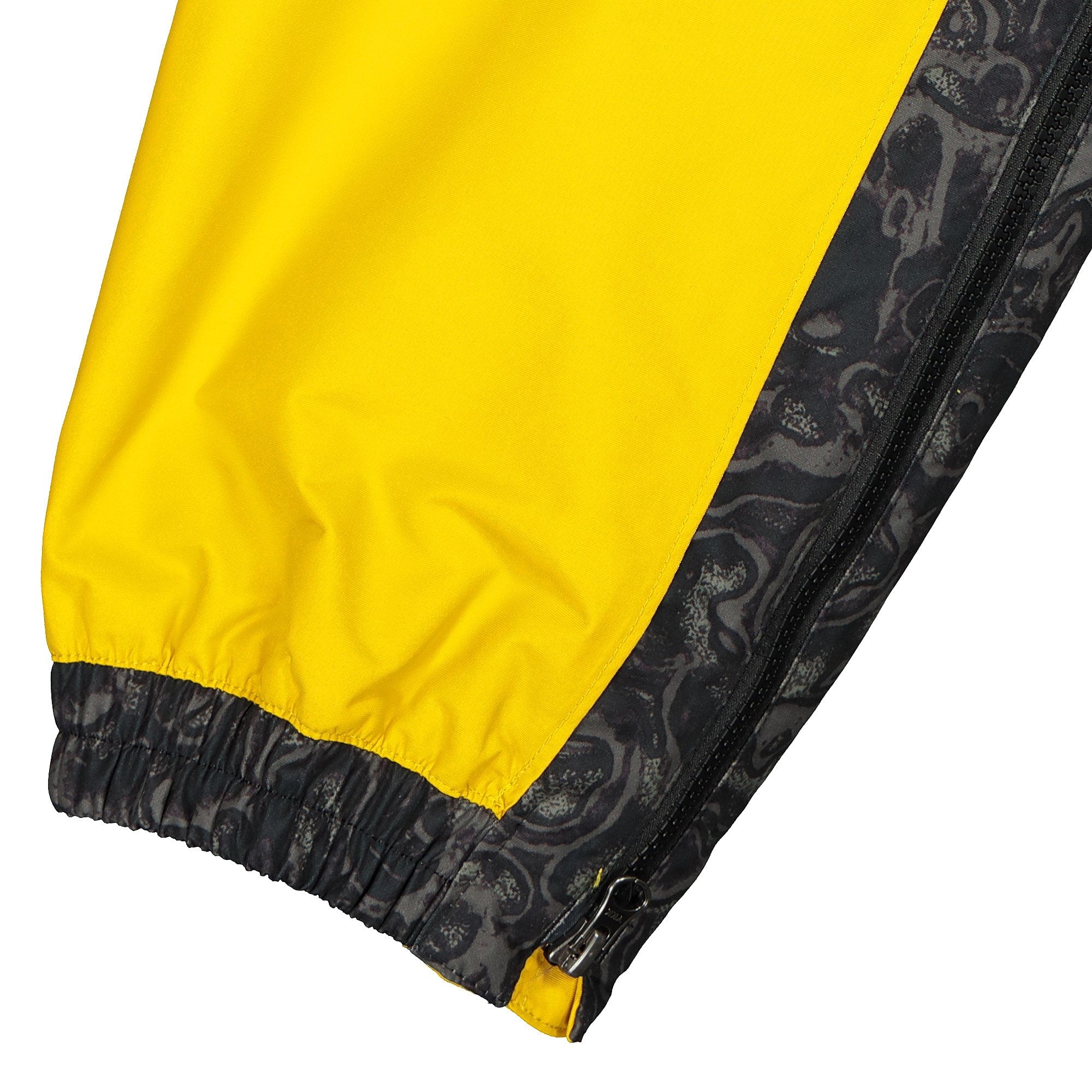The North Face 94 Rage Rain Pant Leopard / Asphalt Grey Sweat & Track Pants Detail view 1 | Overkill