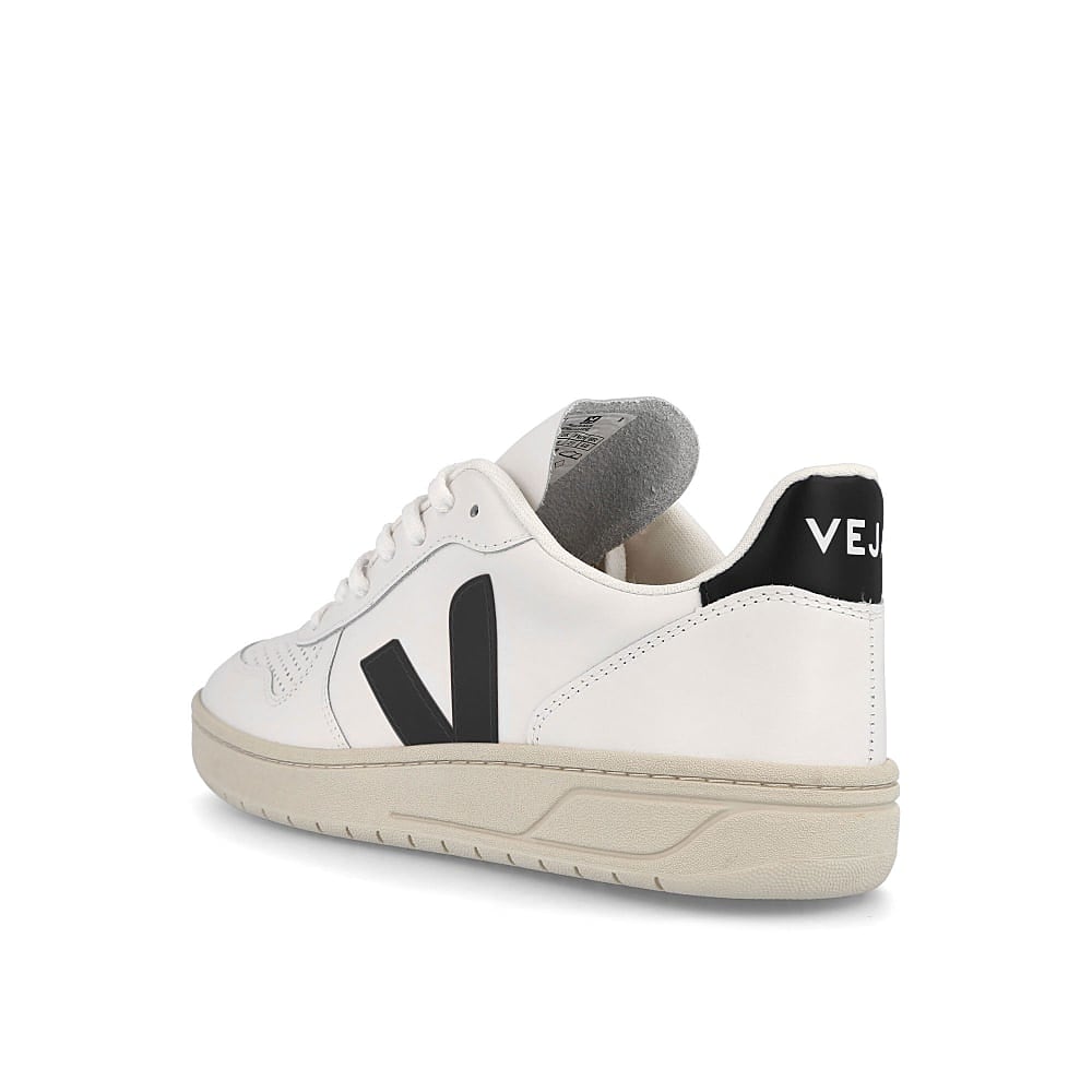 Veja v-10 leather Extra White / Black  Close-up | Overkill